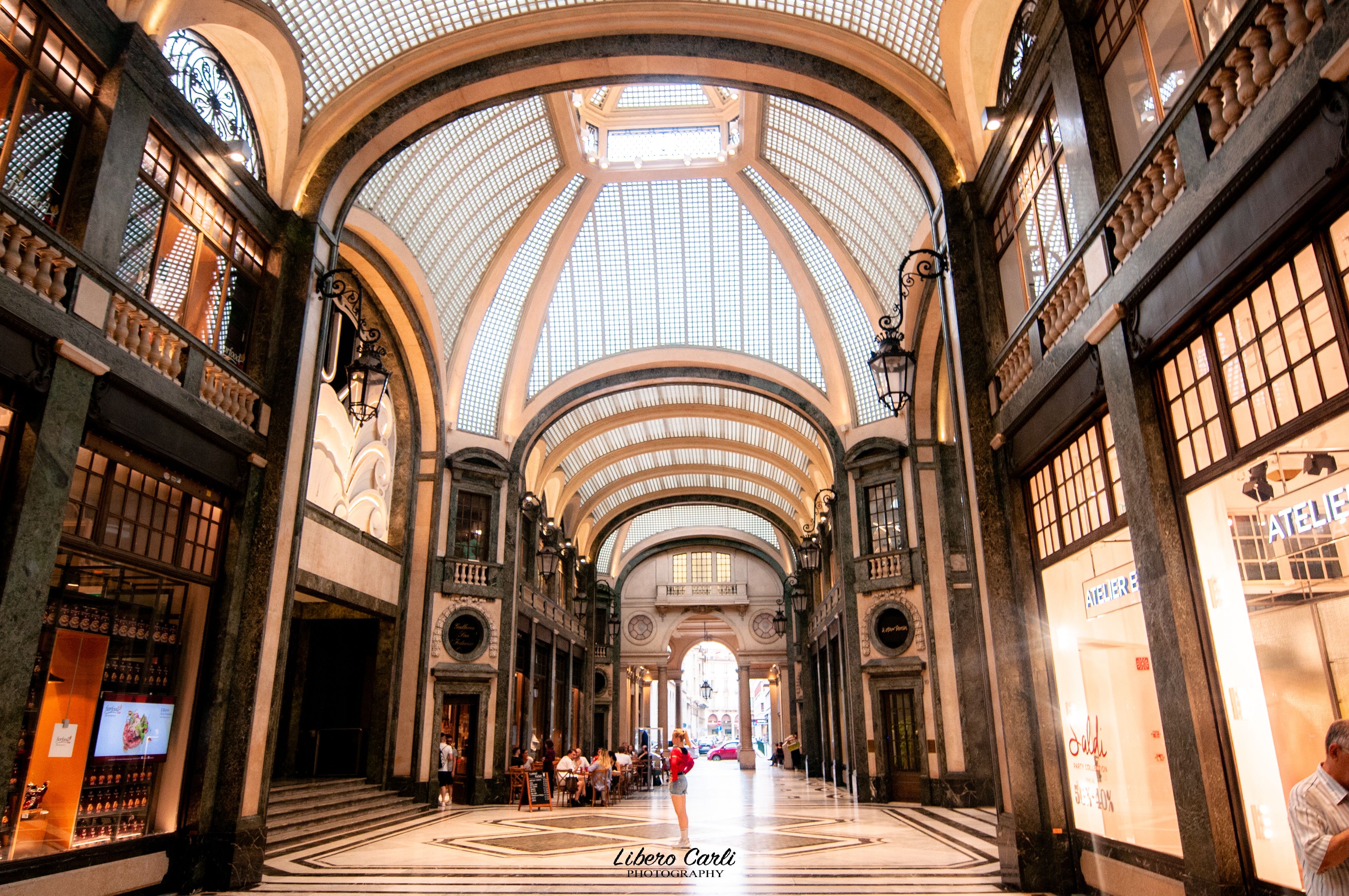 Foto di una galleria di Torino scattata da Libero Carli